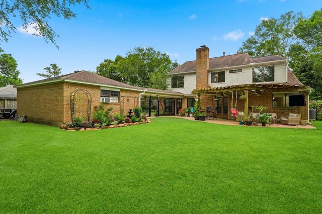 1206 Verdun Lane, Friendswood, TX 77546