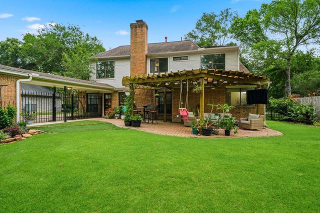 1206 Verdun Lane, Friendswood, TX 77546