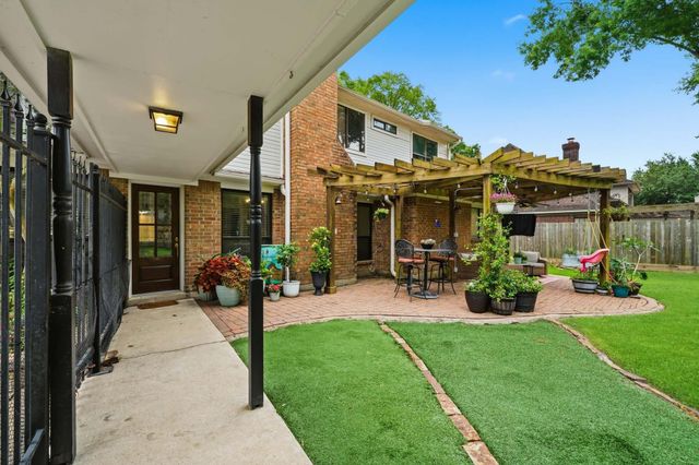 1206 Verdun Lane, Friendswood, TX 77546