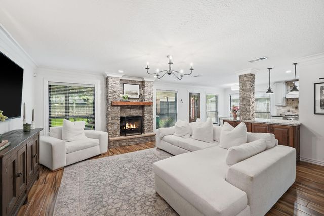 1206 Verdun Lane, Friendswood, TX 77546
