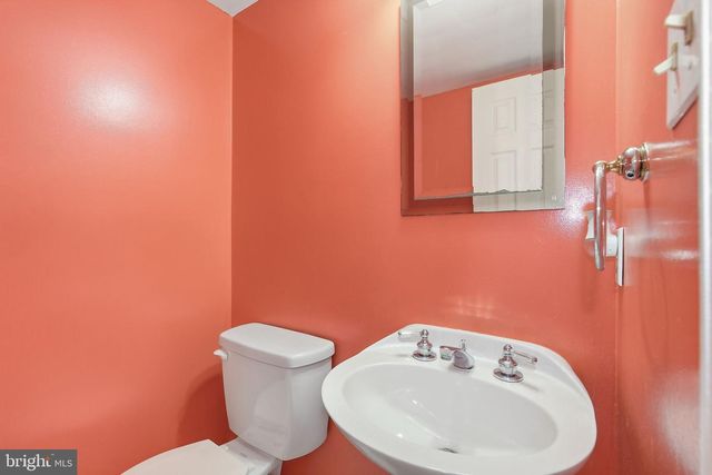 21881 SHALLOW ROCK SQ, Sterling, VA 20164