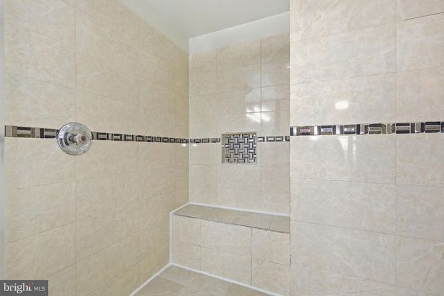 21881 SHALLOW ROCK SQ, Sterling, VA 20164