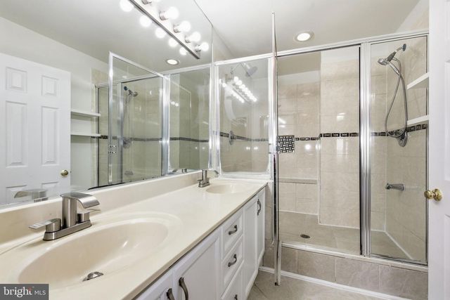 21881 SHALLOW ROCK SQ, Sterling, VA 20164
