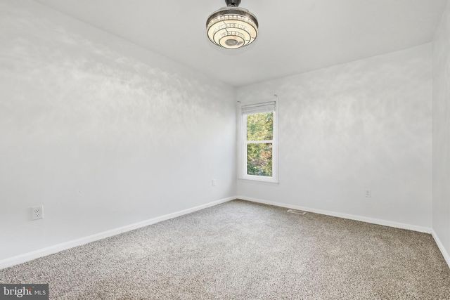 21881 SHALLOW ROCK SQ, Sterling, VA 20164