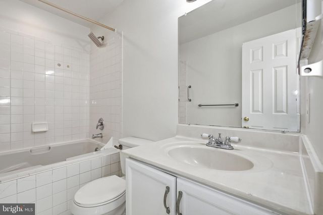 21881 SHALLOW ROCK SQ, Sterling, VA 20164