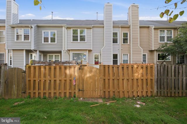 21881 SHALLOW ROCK SQ, Sterling, VA 20164
