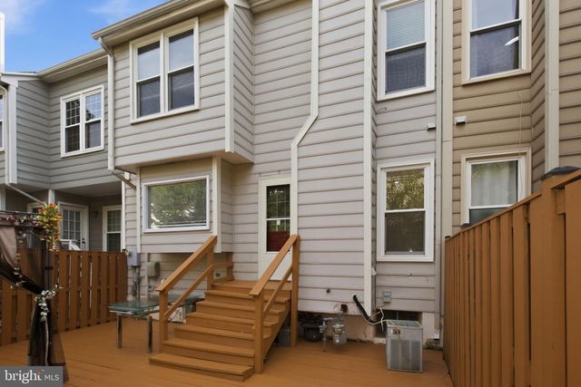 21881 SHALLOW ROCK SQ, Sterling, VA 20164