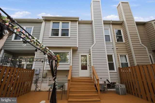 21881 SHALLOW ROCK SQ, Sterling, VA 20164
