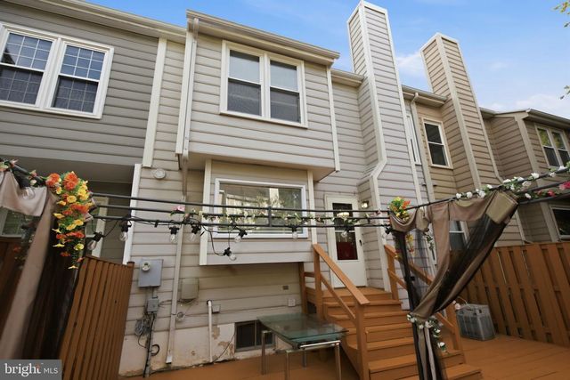 21881 SHALLOW ROCK SQ, Sterling, VA 20164