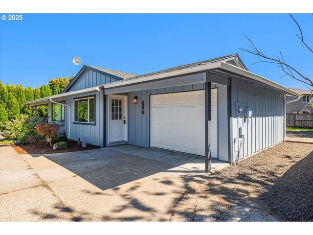 696 Nw FENTON St, Mc Minnville, OR 97128