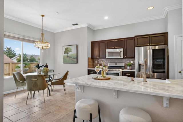 4551 Scenic Dr, Rocklin, CA 95765