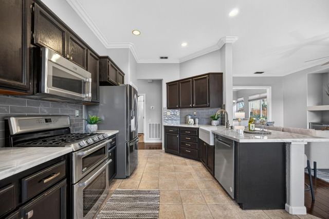 4551 Scenic Dr, Rocklin, CA 95765