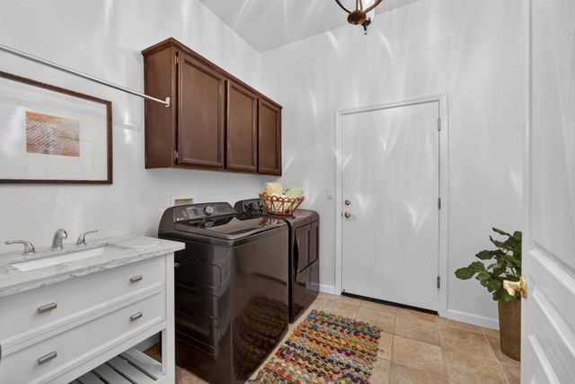 4551 Scenic Dr, Rocklin, CA 95765