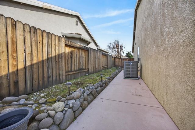 4551 Scenic Dr, Rocklin, CA 95765