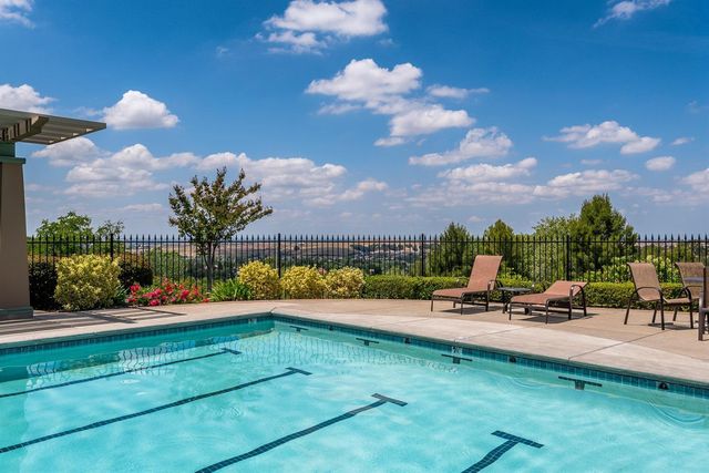4551 Scenic Dr, Rocklin, CA 95765
