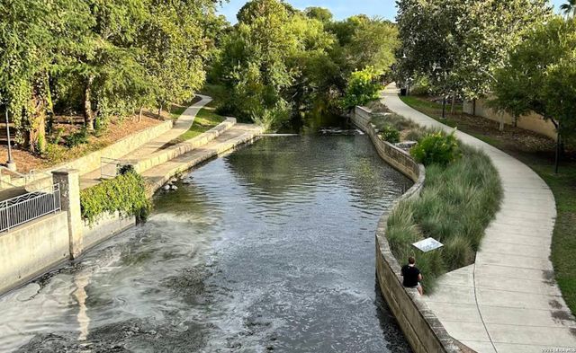 525 Mission St Apt 4, San Antonio, TX 78210