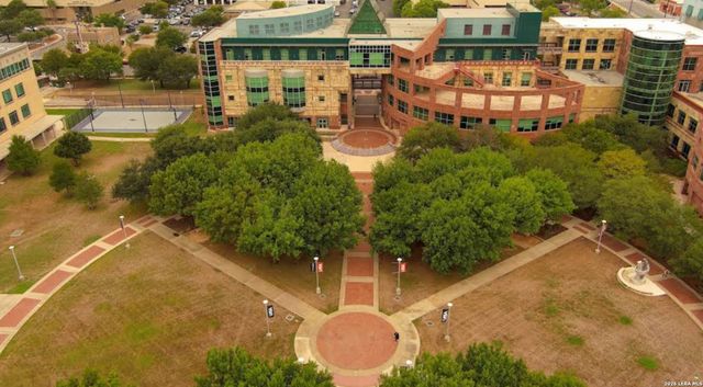 525 Mission St Apt 4, San Antonio, TX 78210