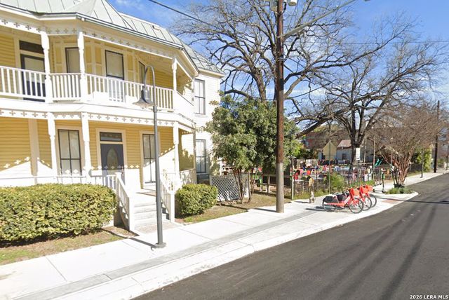 525 Mission St Apt 4, San Antonio, TX 78210