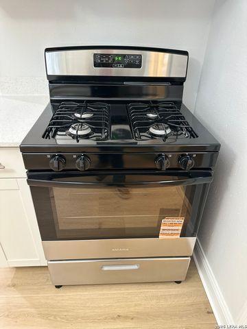 525 Mission St Apt 4, San Antonio, TX 78210