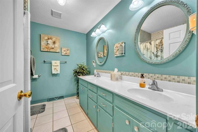 137 Proust Road, Statesville, NC 28625