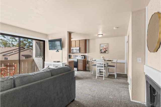 10332 Caminito Aralia 109, San Diego, CA 92131