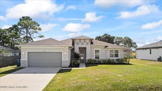 1810 NW Calmar Street NW, Palm Bay, FL 32907