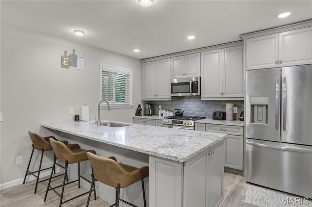 15575 Fox Plains Drive, Florissant, MO 63034