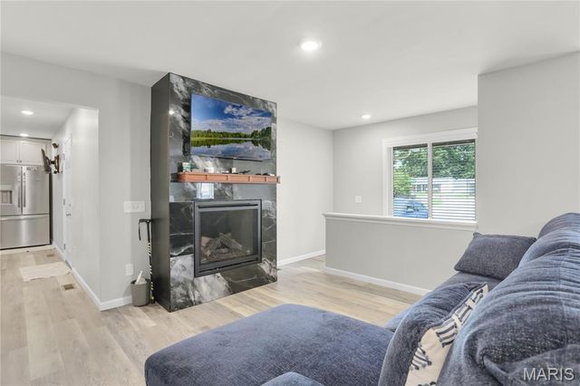 15575 Fox Plains Drive, Florissant, MO 63034