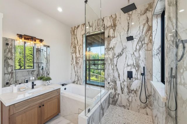 230 Fern Rock Way, Boulder Creek, CA 95006