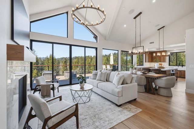 230 Fern Rock Way, Boulder Creek, CA 95006