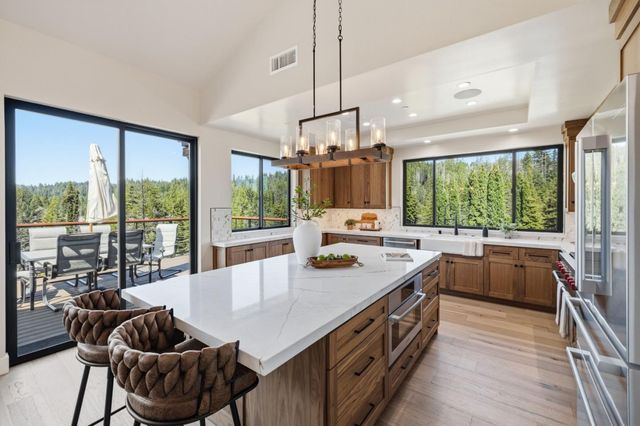 230 Fern Rock Way, Boulder Creek, CA 95006