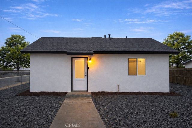 145 Kincaid, Bakersfield, CA 93307