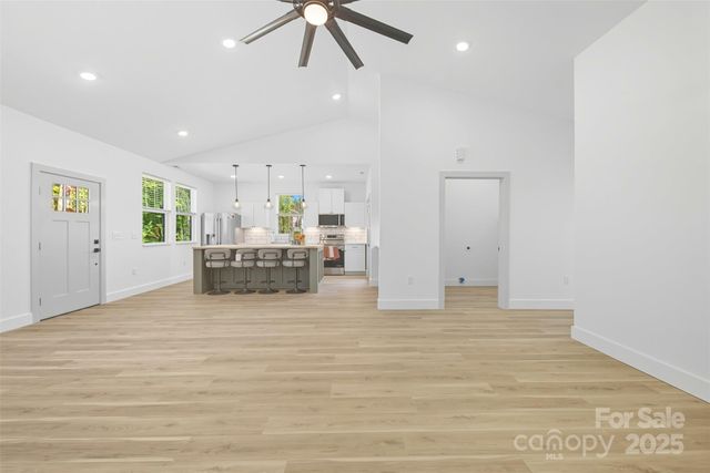 1001 College Boulevard, Dallas, NC 28034