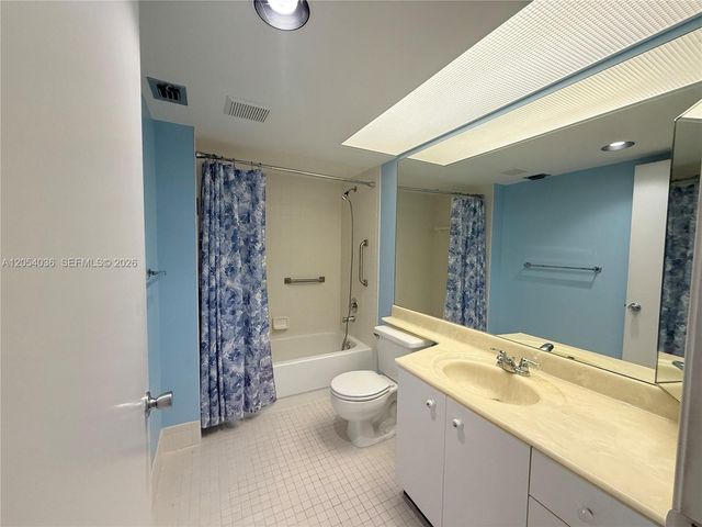 12901 SW 15th Ct 402V, Pembroke Pines, FL 33027