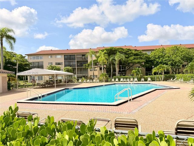 12901 SW 15th Ct 402V, Pembroke Pines, FL 33027