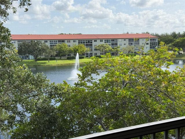 12901 SW 15th Ct 402V, Pembroke Pines, FL 33027