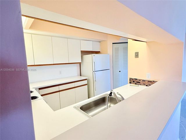 12901 SW 15th Ct 402V, Pembroke Pines, FL 33027