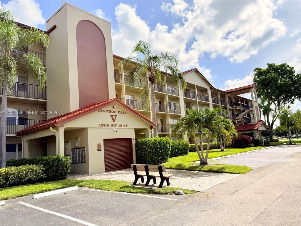 12901 SW 15th Ct 402V, Pembroke Pines, FL 33027