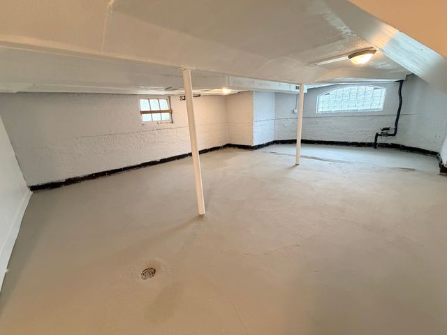 13903 S State Street, Riverdale, IL 60827