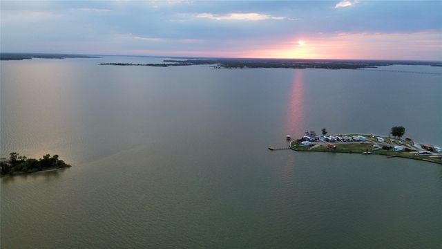 6447 Peninsula Road, Kerens, TX 75144