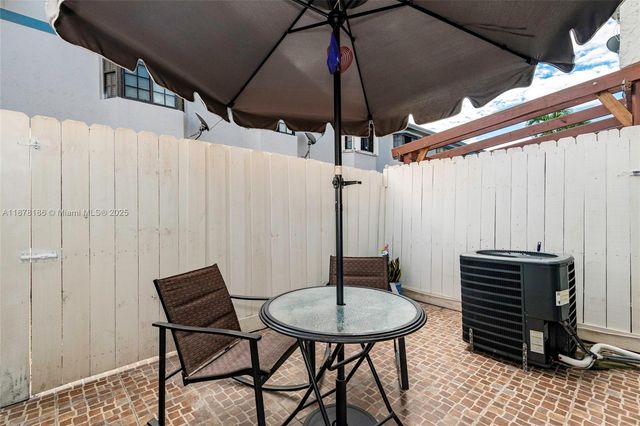 12025 SW 18th St 11-47, Miami, FL 33175