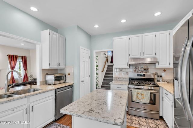 6 Johnny Drive, Farmingdale, NJ 07727