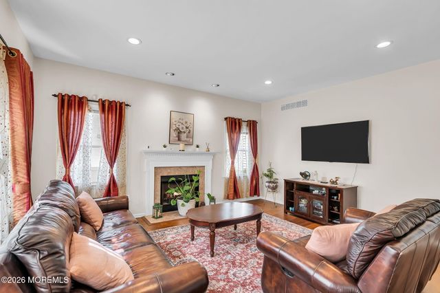 6 Johnny Drive, Farmingdale, NJ 07727
