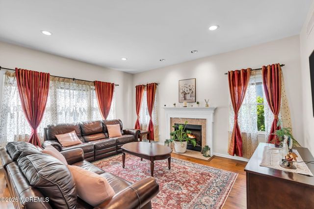 6 Johnny Drive, Farmingdale, NJ 07727