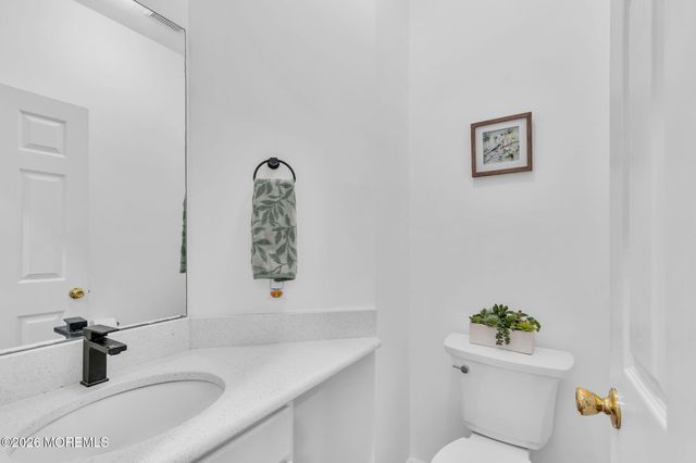 6 Johnny Drive, Farmingdale, NJ 07727