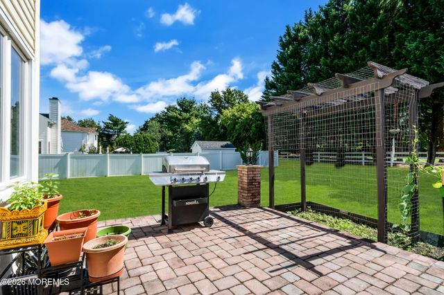 6 Johnny Drive, Farmingdale, NJ 07727