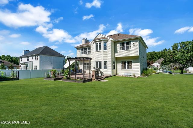 6 Johnny Drive, Farmingdale, NJ 07727