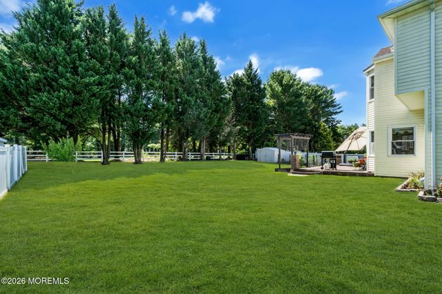 6 Johnny Drive, Farmingdale, NJ 07727