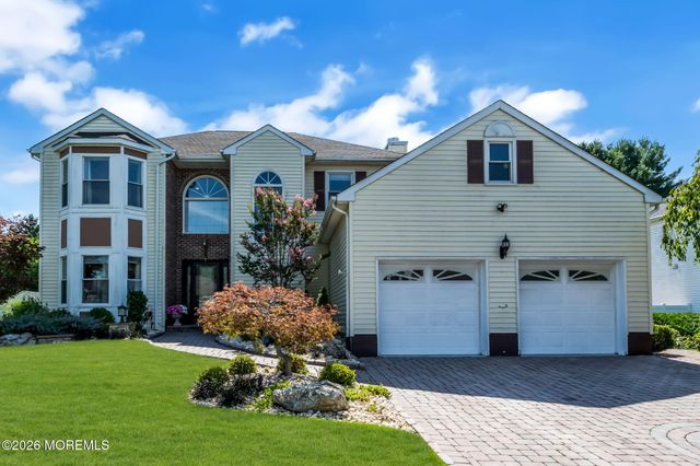 6 Johnny Drive, Farmingdale, NJ 07727