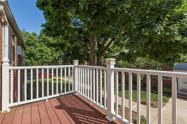 254-18 2nd Floor 75 Ave Upper, Glen Oaks, NY 11004